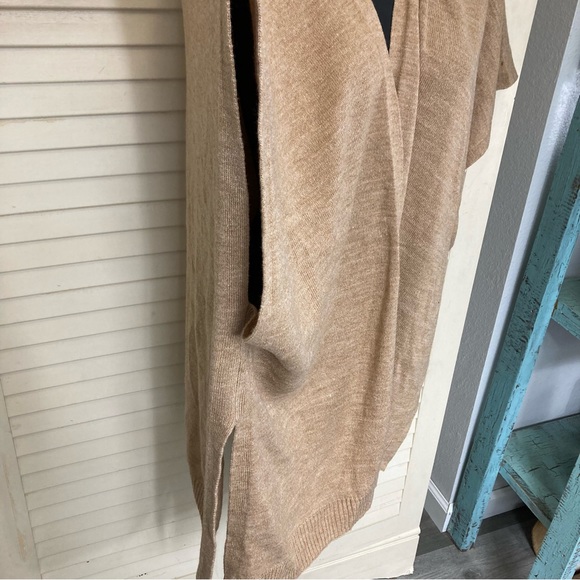 A New Day tan sleeveless cardigan OSFM - Picture 6 of 9